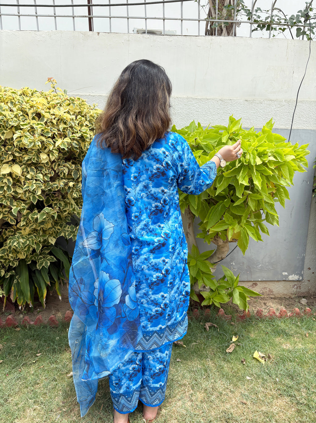 Elara – Premium Lawn 3 Piece Stitched
