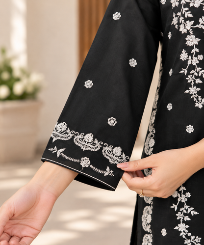 Noir Élan – Signature Embroidered Suit